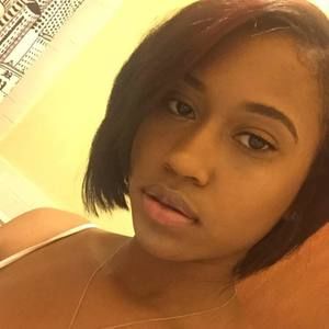 Meet your Posher, Zoé